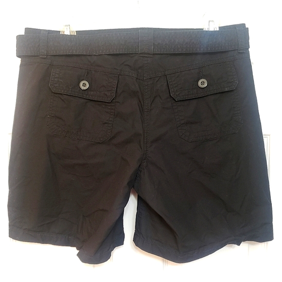 TOMMY HILFIGER ADJUSTABLE LENGTH BLACK BELTED CARGO SHORTS POCKETS SIZE 8 - Picture 3 of 10